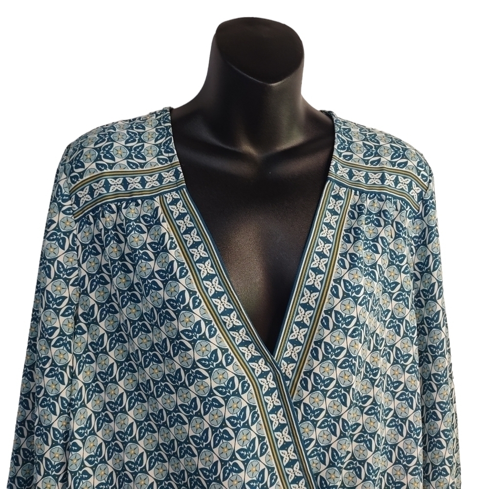 Maxi Studio Teal Floral Print Wrap Front Top Blouse Size L NWT - Picture 3 of 9